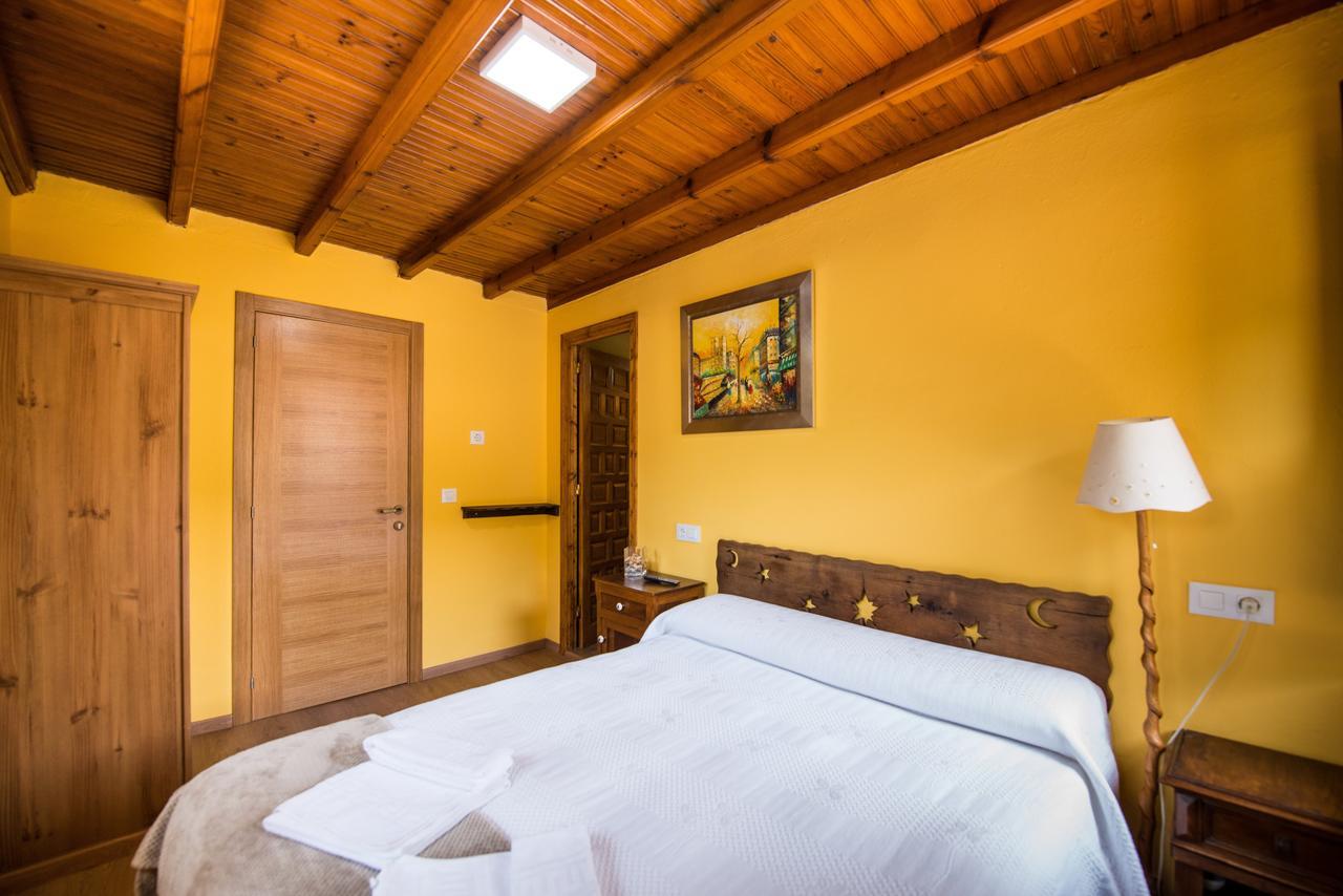 Hostal Pena Santa Soto  Extérieur photo